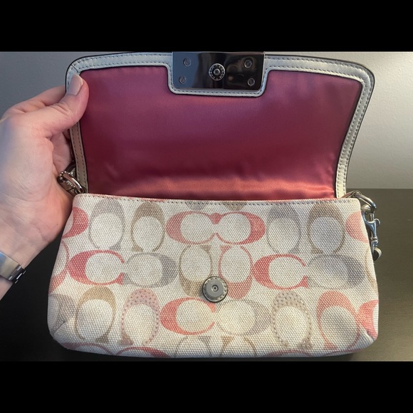 Coach CC Pastel Silver Sequin Small Handbag Like New Magnet Clasp Card Slots - Picture 5 of 7